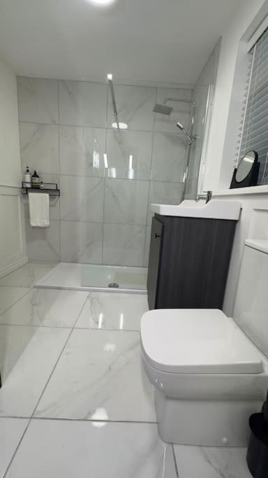 Apartment 4 Bedroom Near Center *