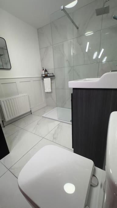 4 Bedroom Near Center Belfast