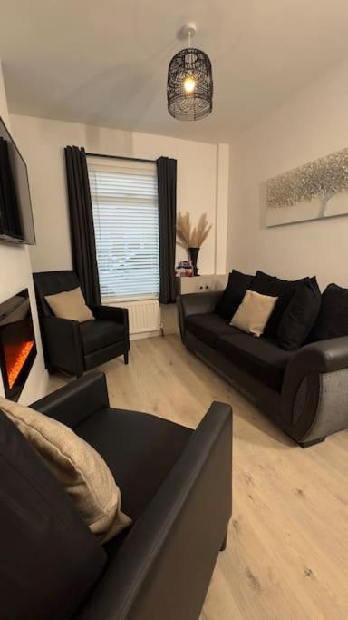 4 Bedroom Near Center Belfast