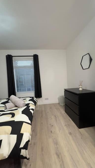 4 Bedroom Near Center * Belfast