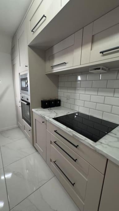 4 Bedroom Near Center Apartment